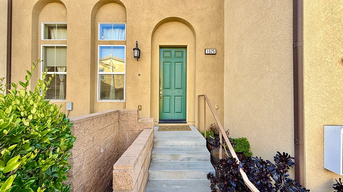 Building Photo - 1625 Waterlily Way