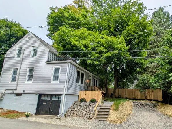 15 Highland Lane, Bangor, ME 04401