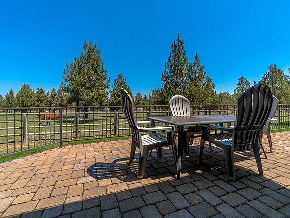 5th image of 667 Sagebush Cir