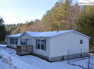 688 Topia Rd, Piney Creek, NC 28663