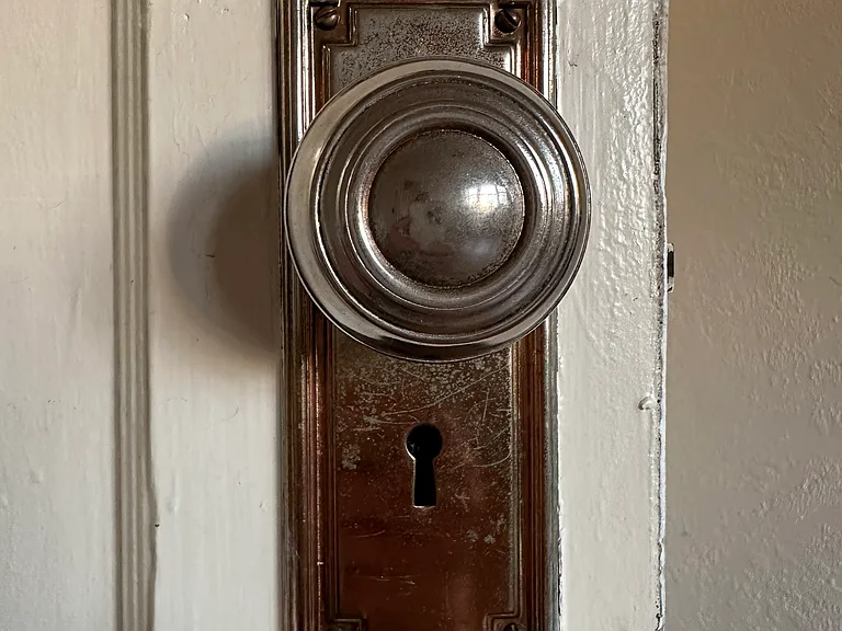 1107Tijeras-U12_OrigDoorKnob_yr25_06082026