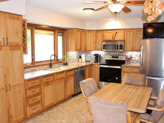 3rd image of 1243 McKinley Dr