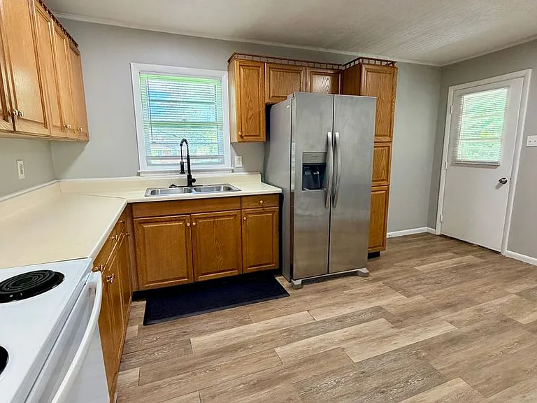 357 Peachtree Rd — Photo 2