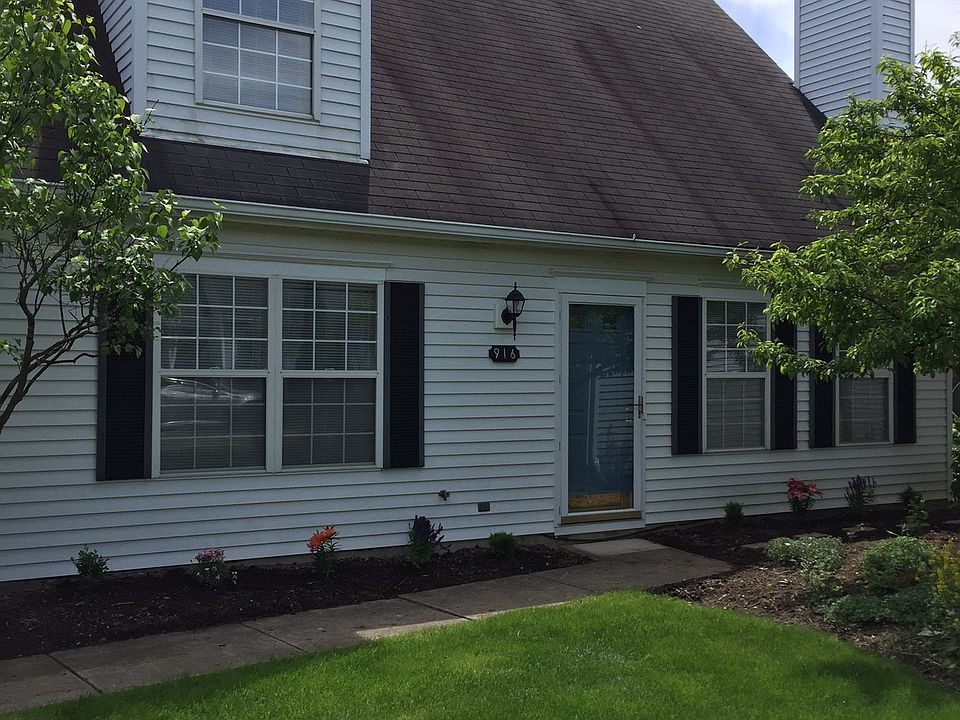 1st image of 916 Bristol Ln
