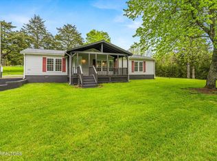 125 Capps Rd, Corryton, TN 37721