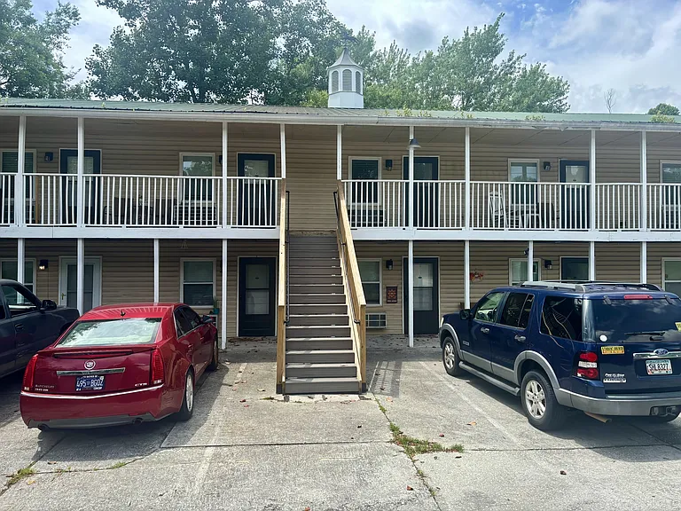 867 N Gallaher View Rd — Photo 2