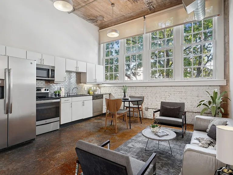 Deep Ellum Lofts — Photo 26