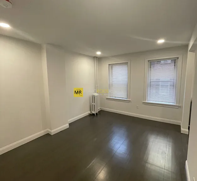 31 Temple St #2F — Photo 3
