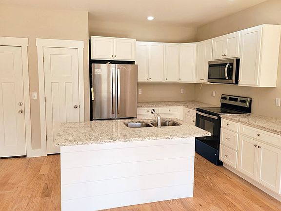 2nd image of 8472 Old Cleveland Pike #9