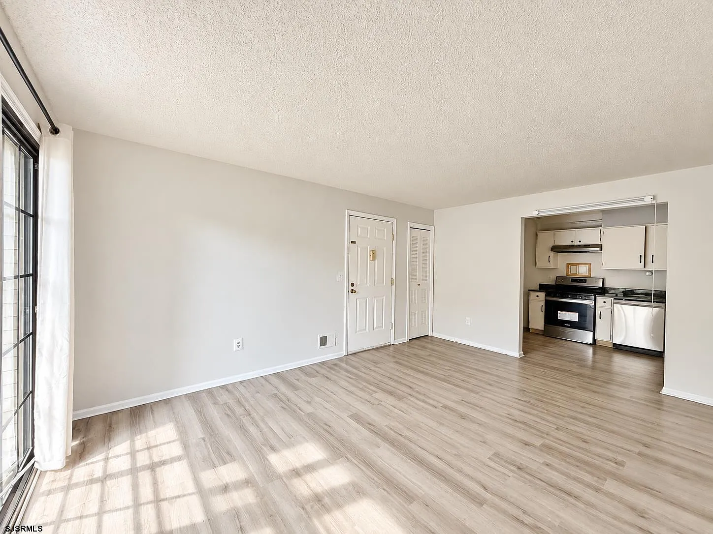 2 bed, 1.0 bath, $1,750 — Photo 4