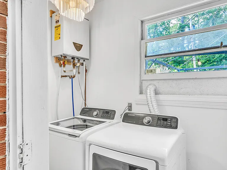326 Kensington Dr — Photo 8