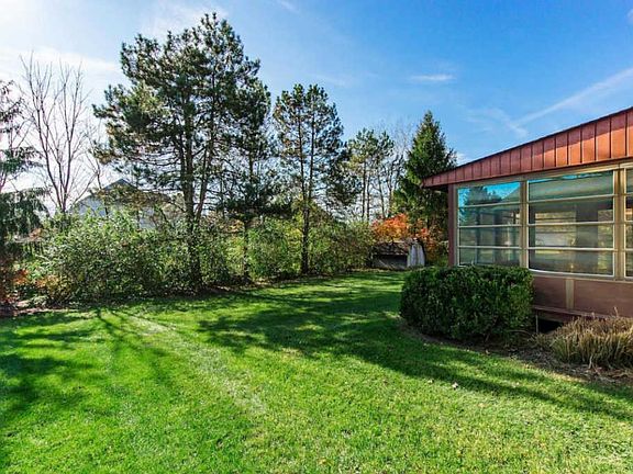3rd image of 2925 Buxton Ln