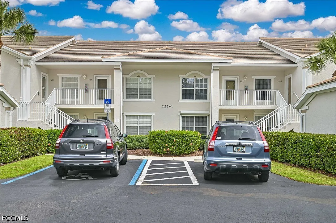 2 bed, 2.0 bath, 1263 sqft, $4,500 — Photo 1