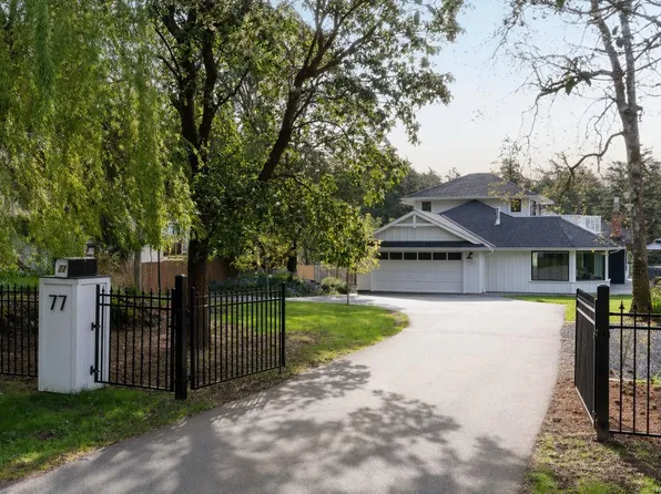77 View Royal Ave, View Royal, BC V9B 1A6