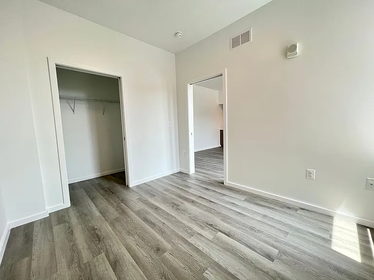 725 W Pratt St. — Photo 112