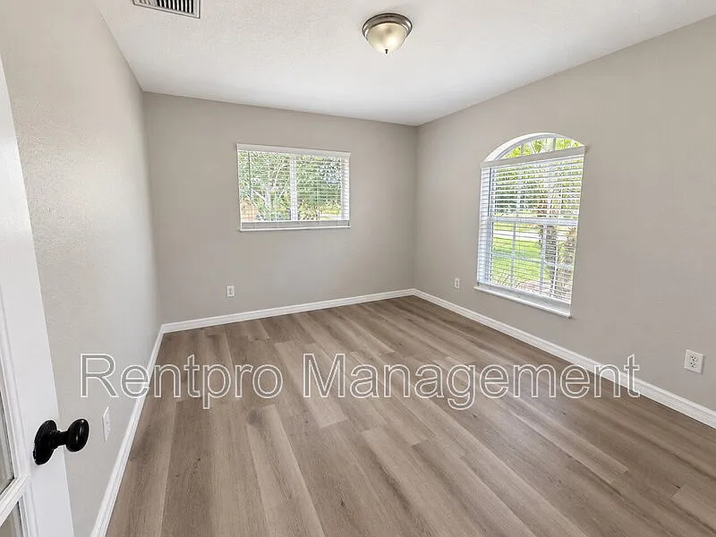 3 bed, 2.0 bath, 1600 sqft, $1,999 — Photo 4
