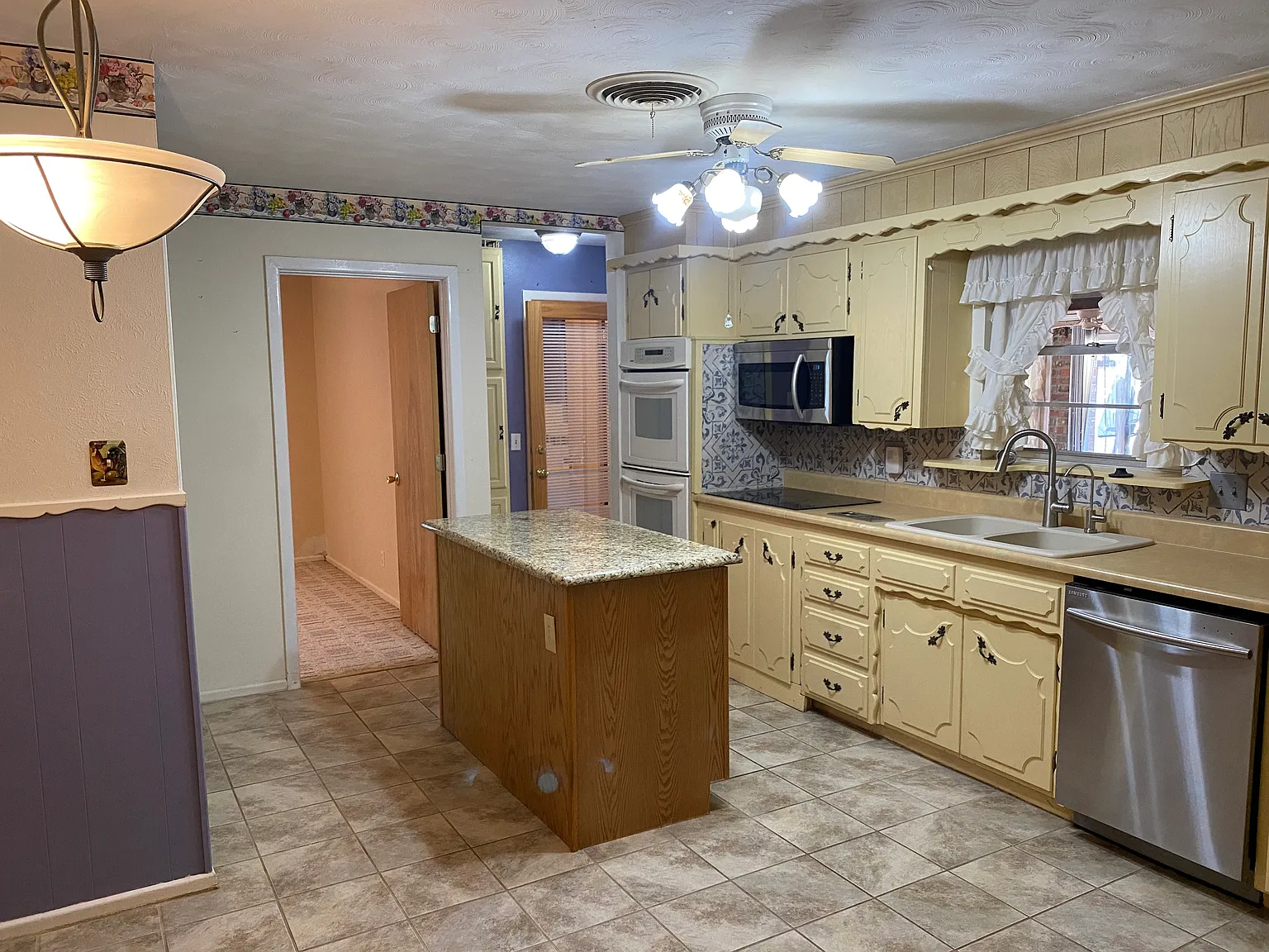 3 bed, 2249 sqft, $2,400 — Photo 1