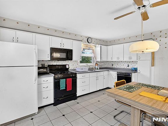 3rd image of 177 Eagle Street