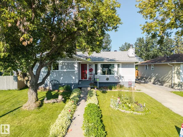 8932 187th St NW, Edmonton, AB T5T 1S1