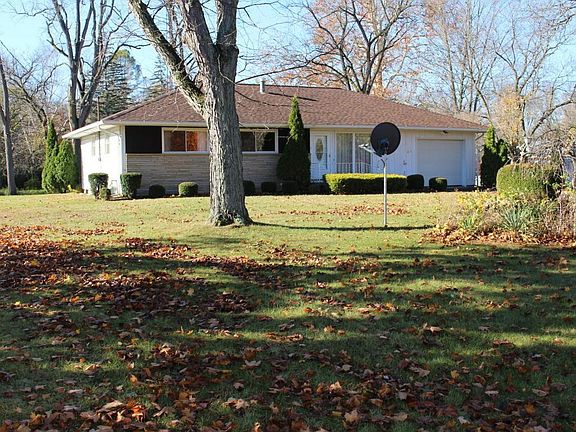 2nd image of 429 Pioneer Dr