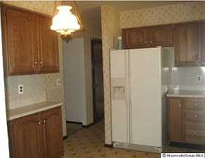 1st image of 1 Elmwood Dr