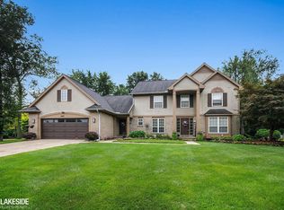 7543 Greenway Ln, West Bloomfield, MI 48324
