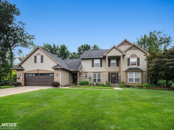 7543 Greenway Ln, West Bloomfield, MI 48324
