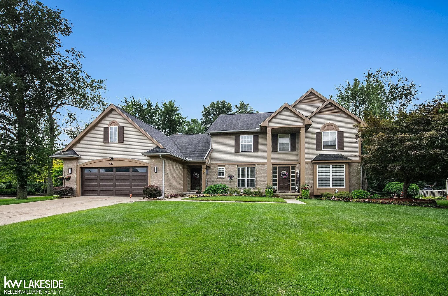 7543 Greenway Ln photo 1