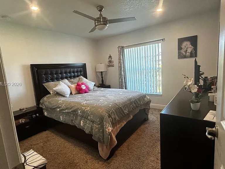180 SW Voltair Ter — Photo 19