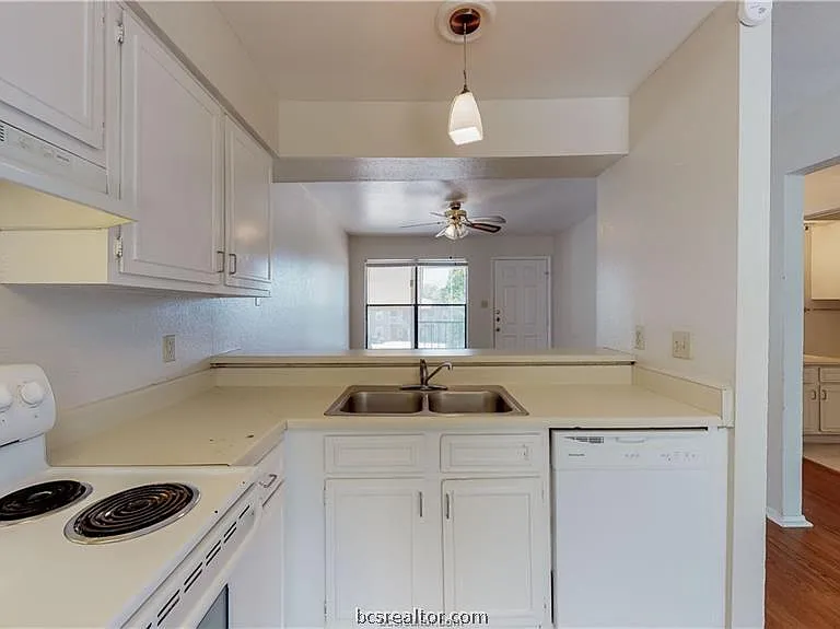 307 Manuel Dr #C — Photo 11