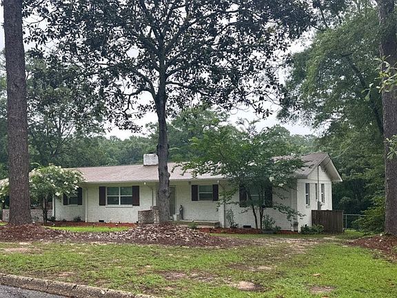 2nd image of 1100 Lenora Ln
