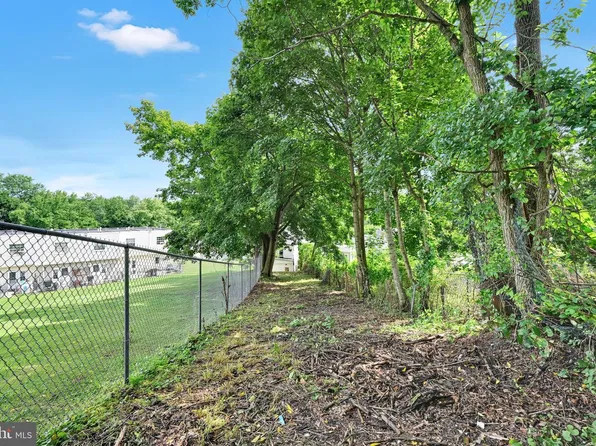 733 N 2nd St, Pottsville, PA 17901
