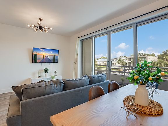 5th image of 1703 N Tamiami Trl Unit 301