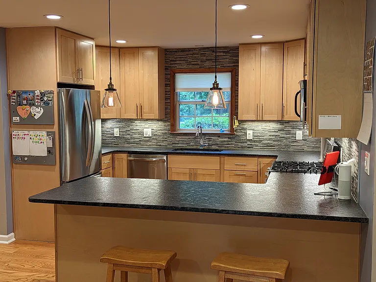158 Kingston Dr — Photo 4