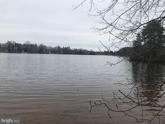 2nd image of 155 Lakeshore Dr