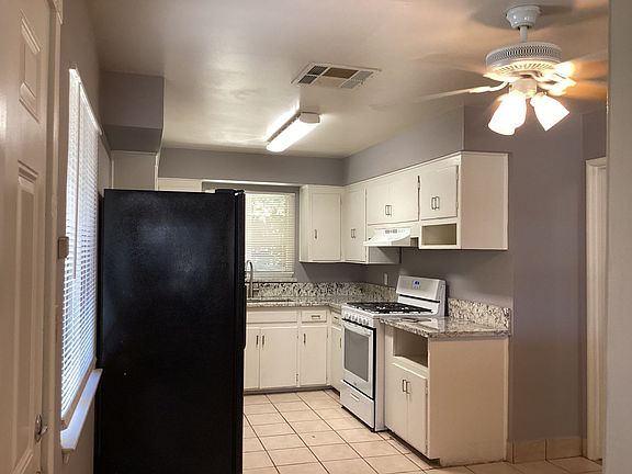4th image of 4143 N Warren Ave