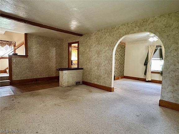 5th image of 785 Chenoweth Ext