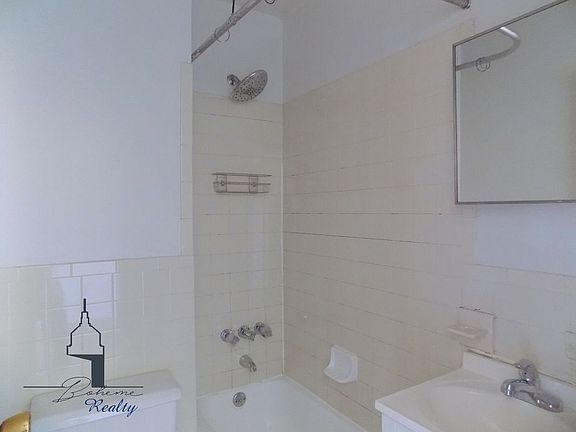 5th image of 402 E 11th St APT 7