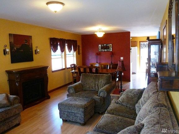 4th image of 28621 74th Dr NW