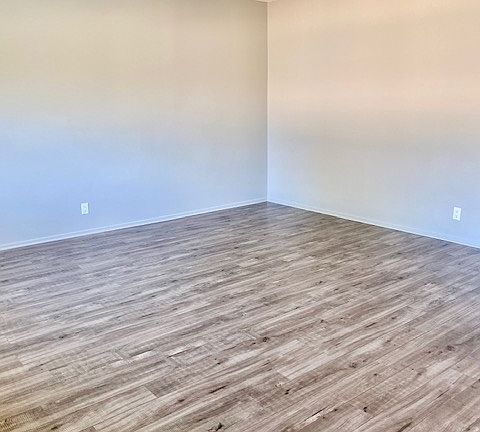 3rd image of 501 Magnolia St APT 208