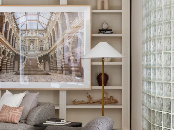 260 West Broadway image 3 of 27