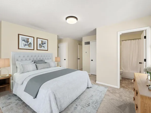 7541 4th St NE, Fridley, MN 55432