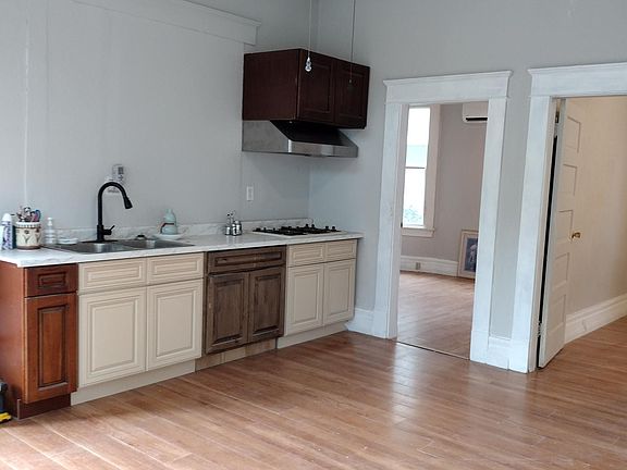 3rd image of 1188 N Park Ave