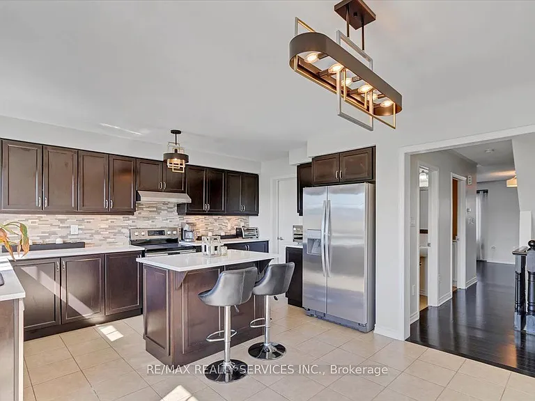84 Bannister Cres — Photo 14