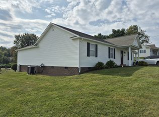 521 Grannys Rd, Pounding Mill, VA 24637