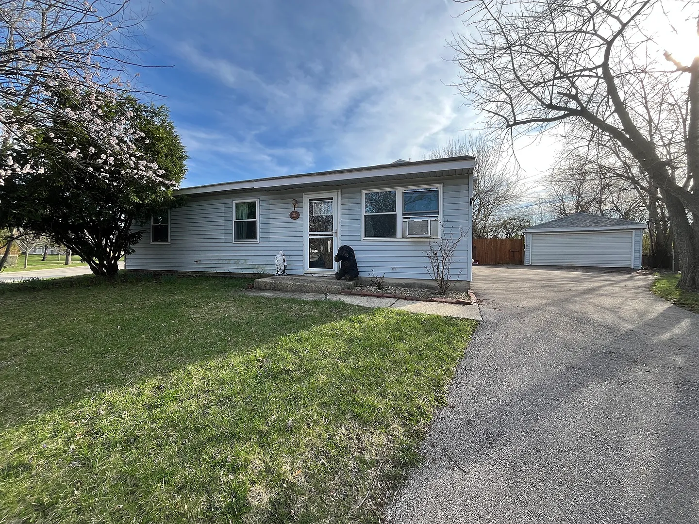 225 Malibu Dr photo 1