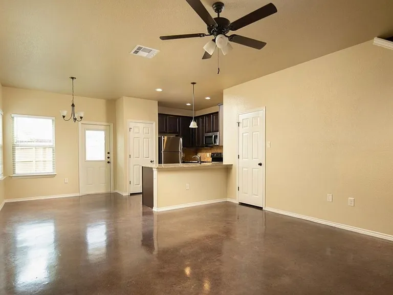 238 Samuel Dr — Photo 3