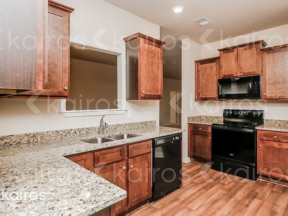 5th image of 10739 Bent Brook Dr