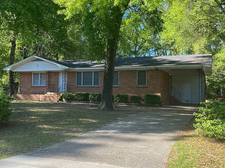 4762 N Pinewood Dr — Photo 2