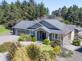 554 Klamath Ave NE, Bandon, OR 97411